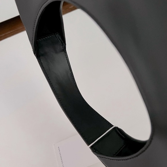 ANINE BING Luna Leather Crescent Shoulder Bag High Shine Black NEW with tags - Picture 9 of 13